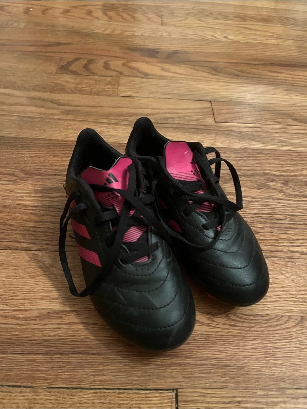 Girls adidas Kids Black and Pink Soccer Cleats - Picture 5 of 6
